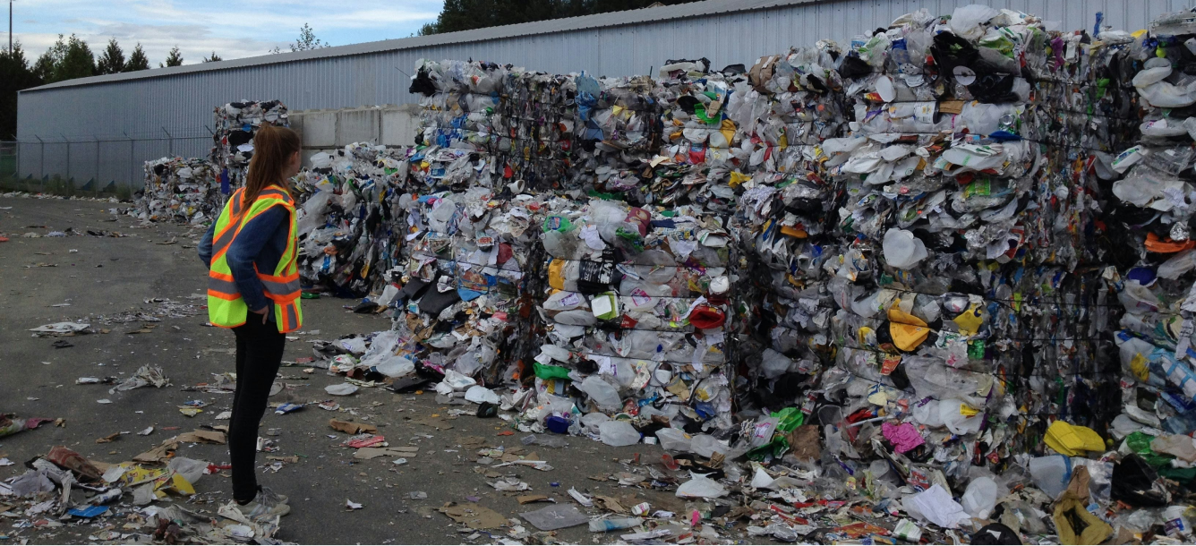 In 2023, households disposed of 1,622,620 tonnes of bulky waste, most of it at municipal recycling centres. This was a decrease of 6% compared to 2022.